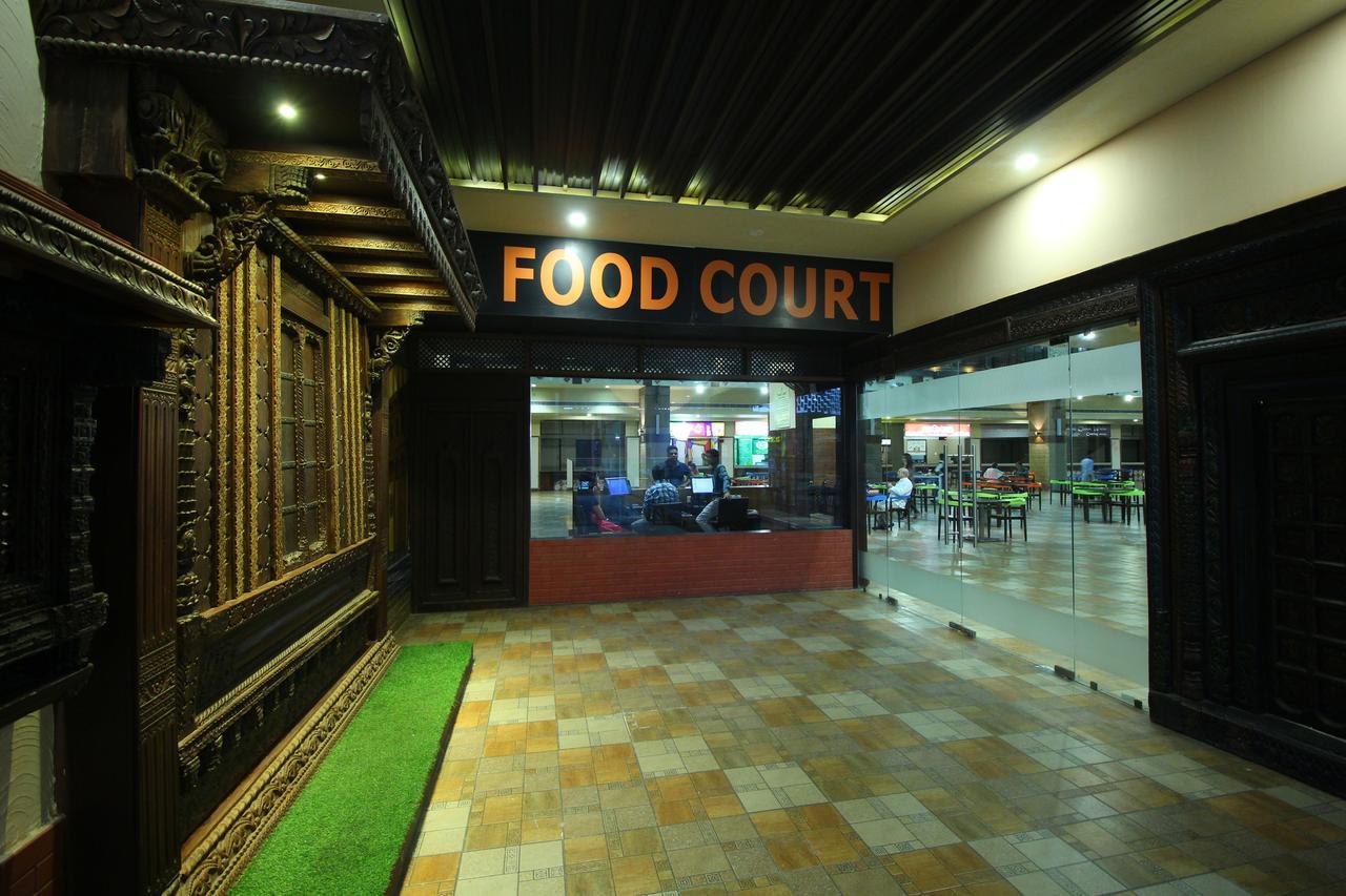 Jackpot Room In & Out Dormitory Ahmedabad Exterior photo